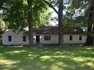 7680 Shahkoka Dr, Olive Branch, MS 38654