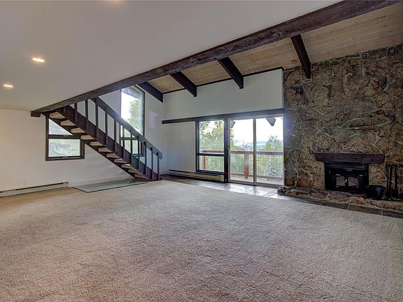 3rd image of 465 Tamarack Dr #B-202