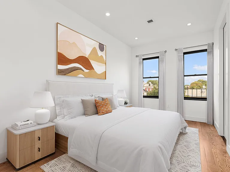 12 Locust St #2R — Photo 6