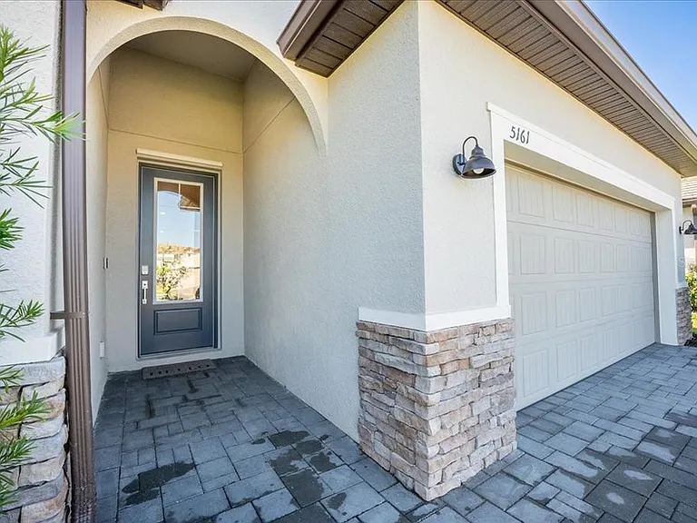 5161 Coral Reef Way — Photo 4