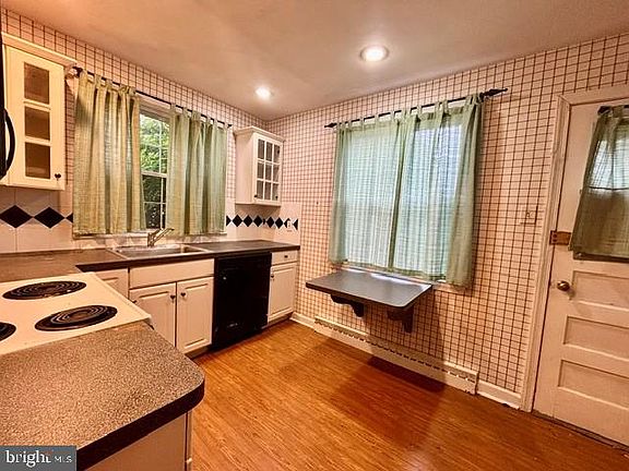 2nd image of 924 Madison Ave