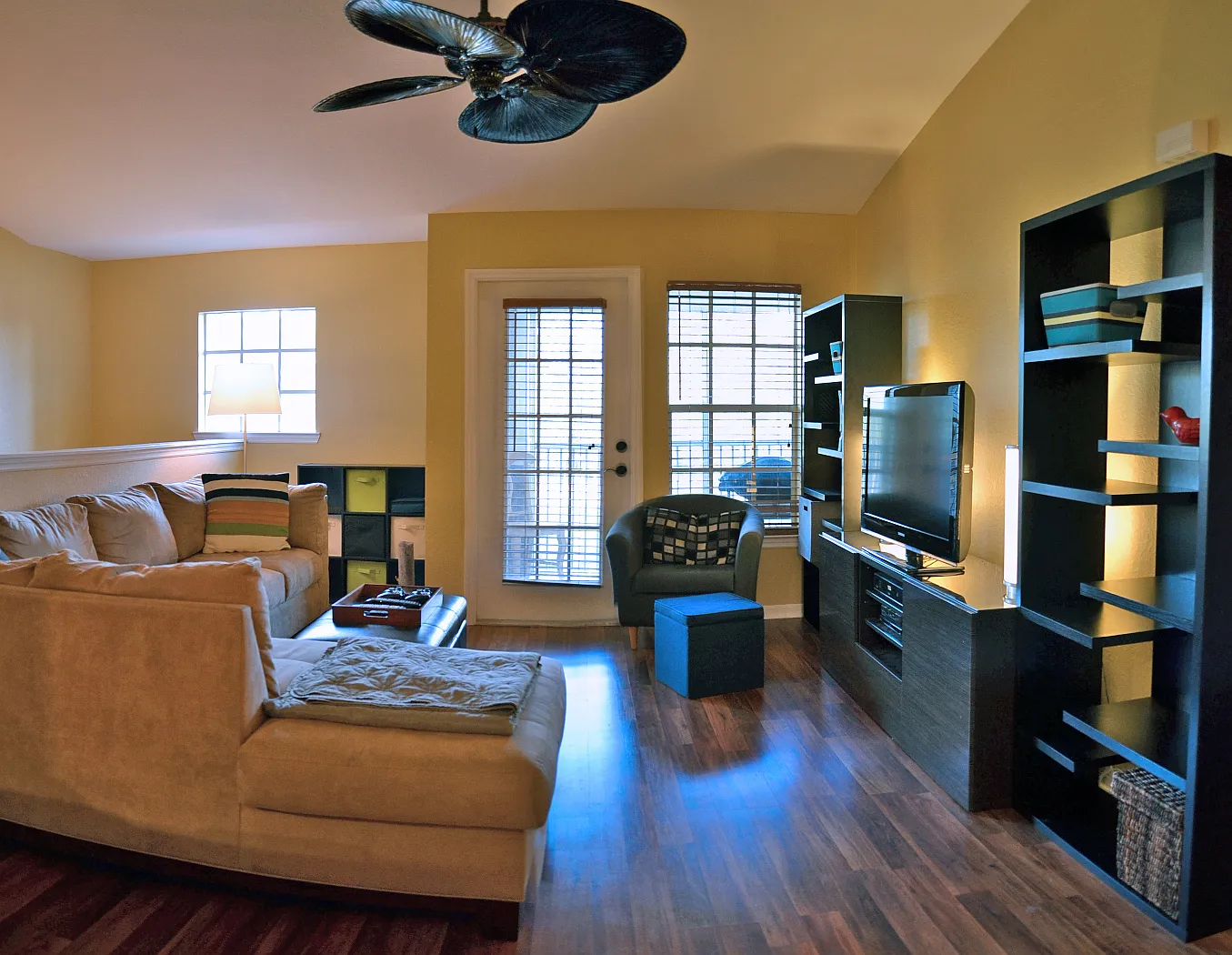 Luxury 2 bedroom 2 bathroom condo with lake views in Lakewood Ranch — Photo 4
