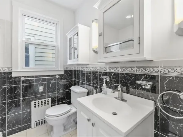 838 Roosevelt Avenue image 5 of 15