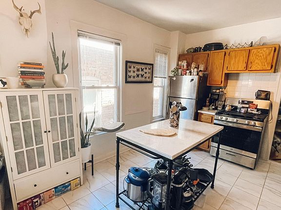 2nd image of 1636 N Claremont Ave #1