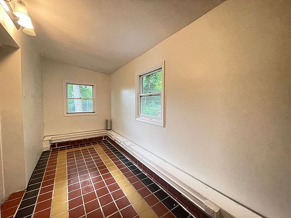 4th image of 3601 Irwin Ave #2