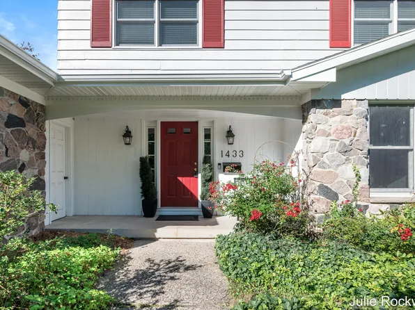 1433 Sherwood Ave SE, East Grand Rapids, MI 49506