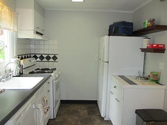 4th image of 37 N Belmont Cir