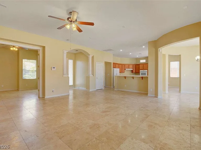 10214 Elk Valley St — Photo 6