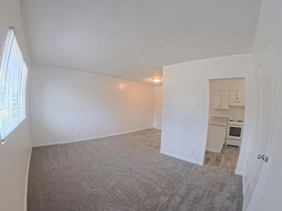 218 NW Chapel Dr #11