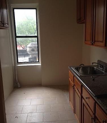 3rd image of 225 Parkside Ave APT 3L
