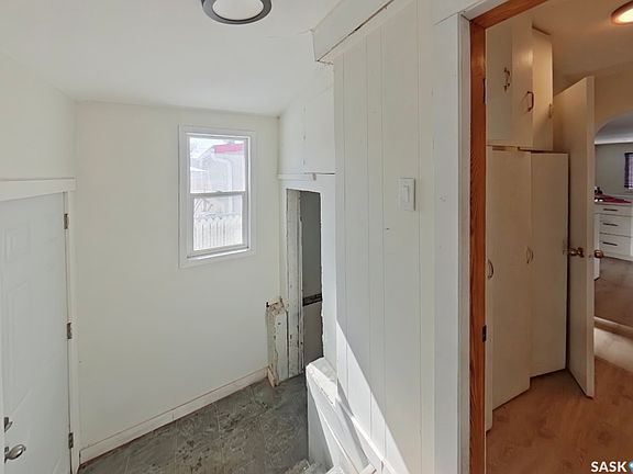 3rd image of 651 Queen Street