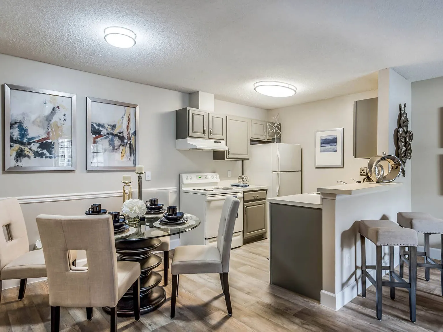 Sanford Landing Apartments — Photo 2