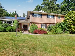 116 Beechwood Ln, Fairfield, CT 06825