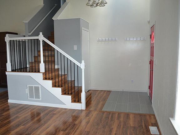 2nd image of 806 15th St SE