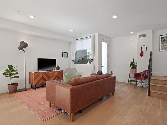 5th image of 2170 Clifford St