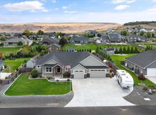 84905 E Wallowa Rd, Kennewick, WA 99338