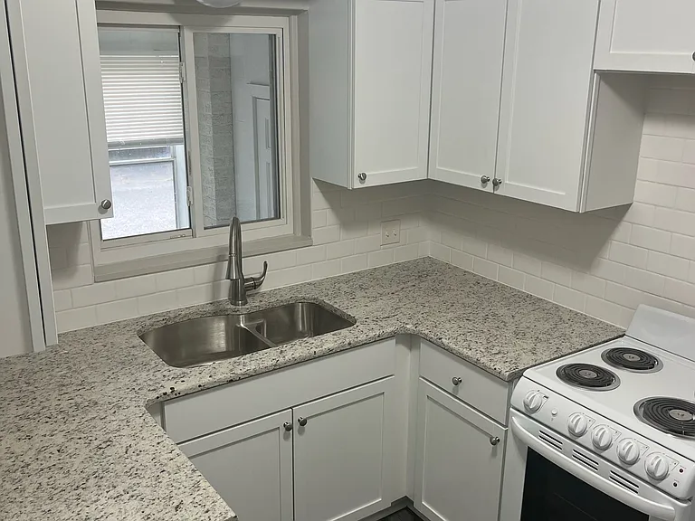3608 Douglas Rd #2 — Photo 6