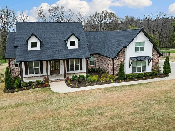 1012 River Hollow Rd, Fayetteville, AR 72703
