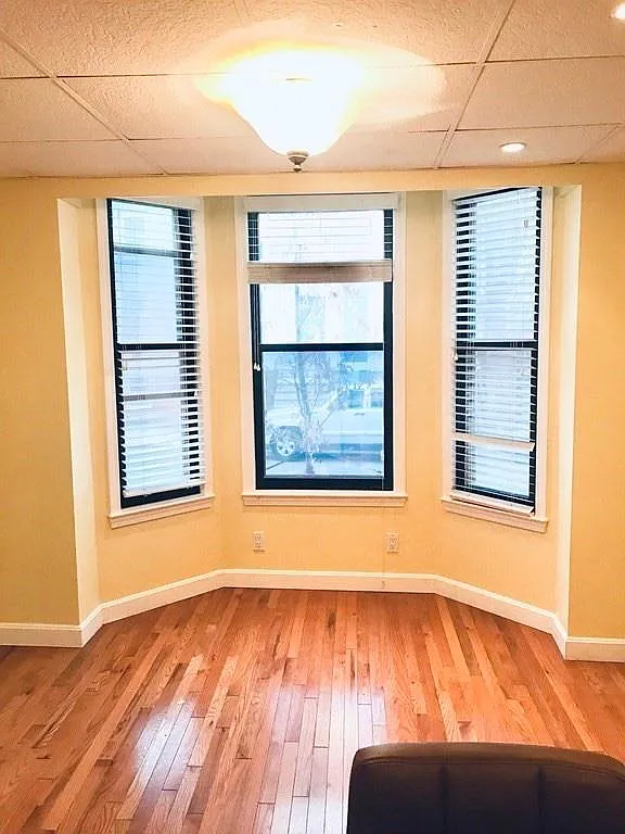 265 Lexington St — Photo 3