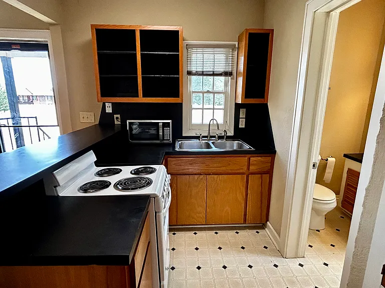 731 Jenkins Ave #B — Photo 6