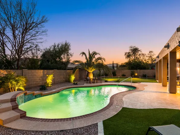 18445 W Mauna Loa Ln, Surprise, AZ 85388