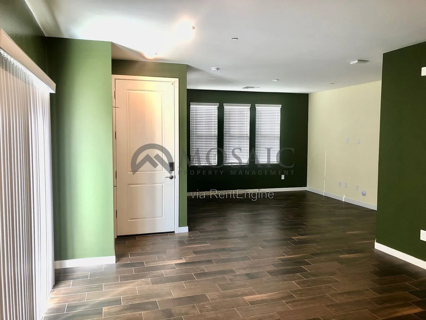 2 bed, 2.5 bath, 1370 sqft, $2,050 — Photo 4