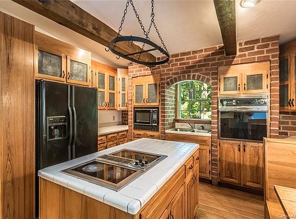 4th image of 344 Echo Hill Ln
