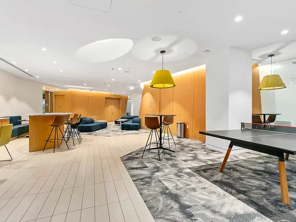 400 Park Avenue South image 7 of 15