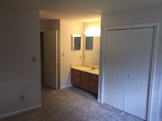 105 Kingsbury Dr #105 — Photo 9
