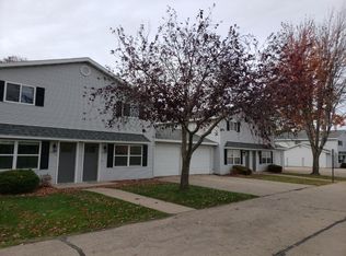 1149 W South Park Ave #F, Oshkosh, WI 54902