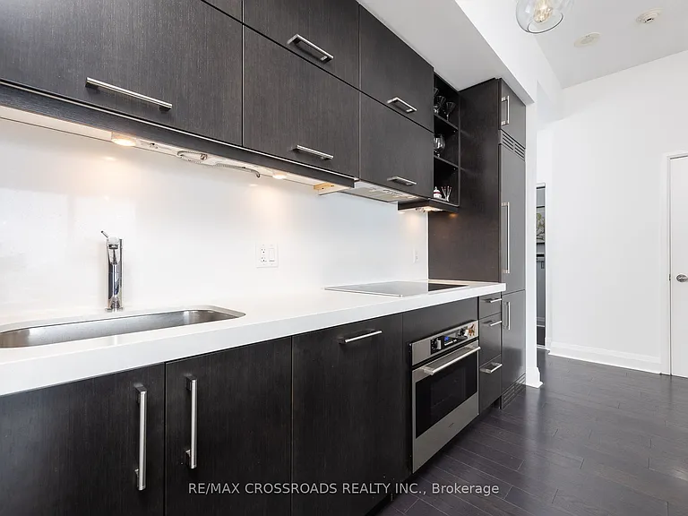 1080 Bay St #4509 — Photo 8