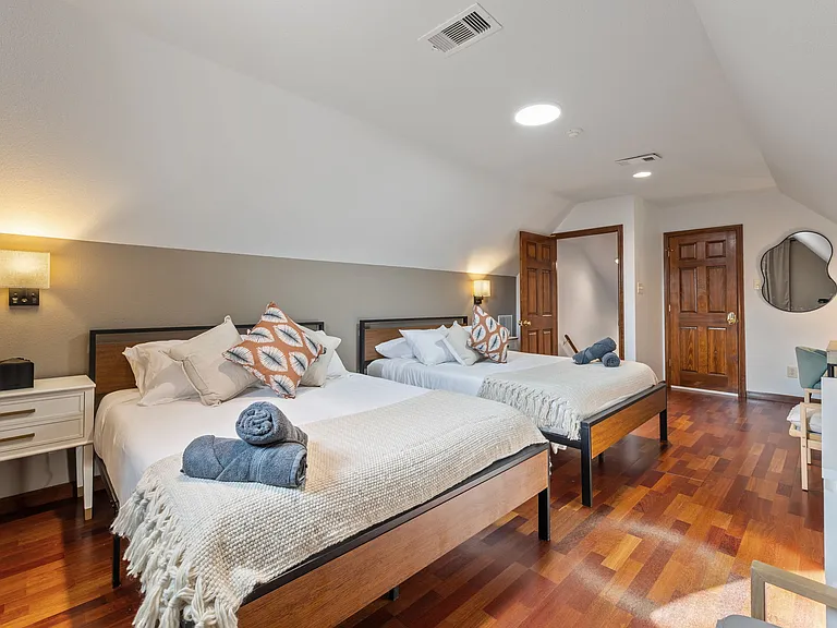 7724 Golfhill Dr — Photo 32