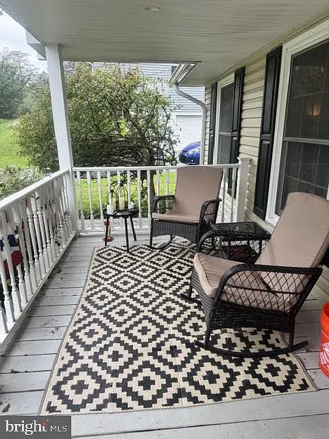 4 bed, 3.0 bath, 3094 sqft, $4,350 — Photo 4