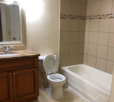 3rd image of 430 Forestway 207 Cir