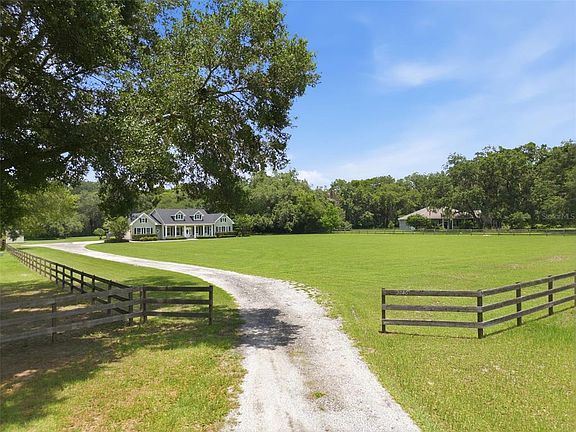 3rd image of 2145 Sun Valley Ln