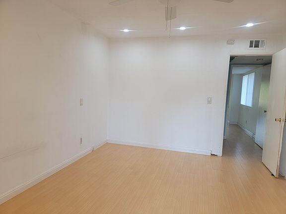 Big size bed room
