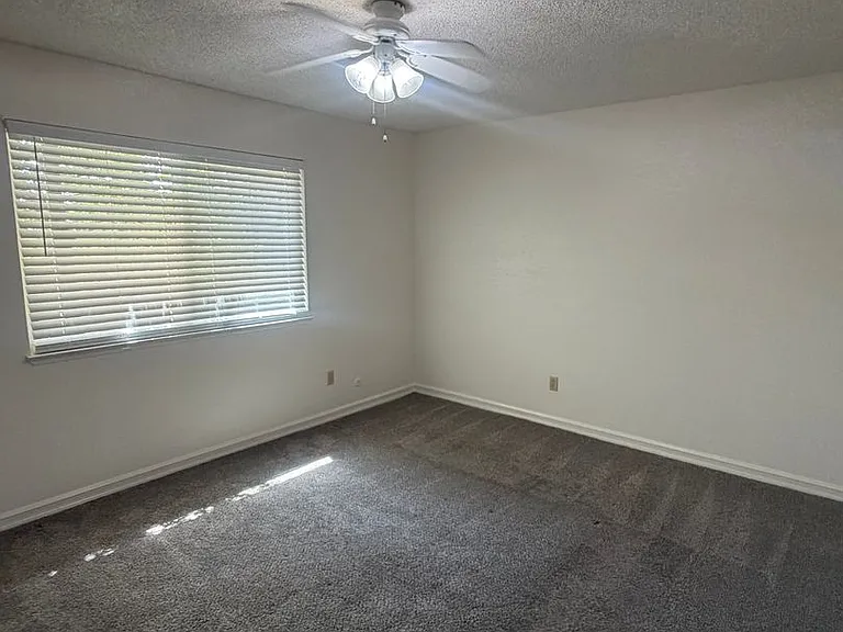 2103 Beechwood Ct — Photo 14