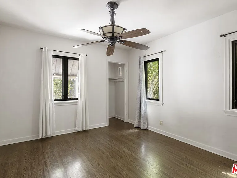 11269 La Maida St — Photo 21