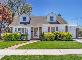 34 Keller St, Valley Stream, NY 11580