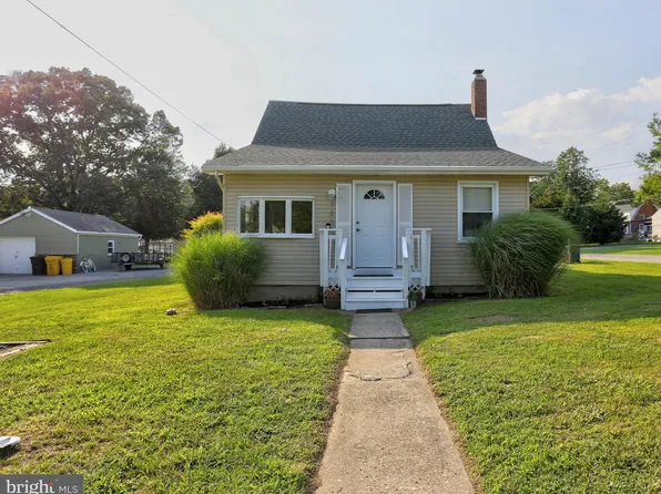 7800 Appletree Rd, Pasadena, MD 21122