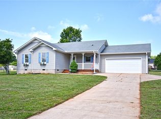 112 Sitka Ln, Liberty, SC 29657