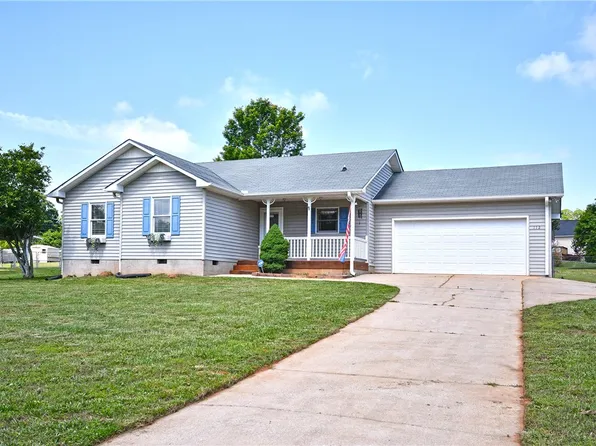 112 Sitka Ln, Liberty, SC 29657