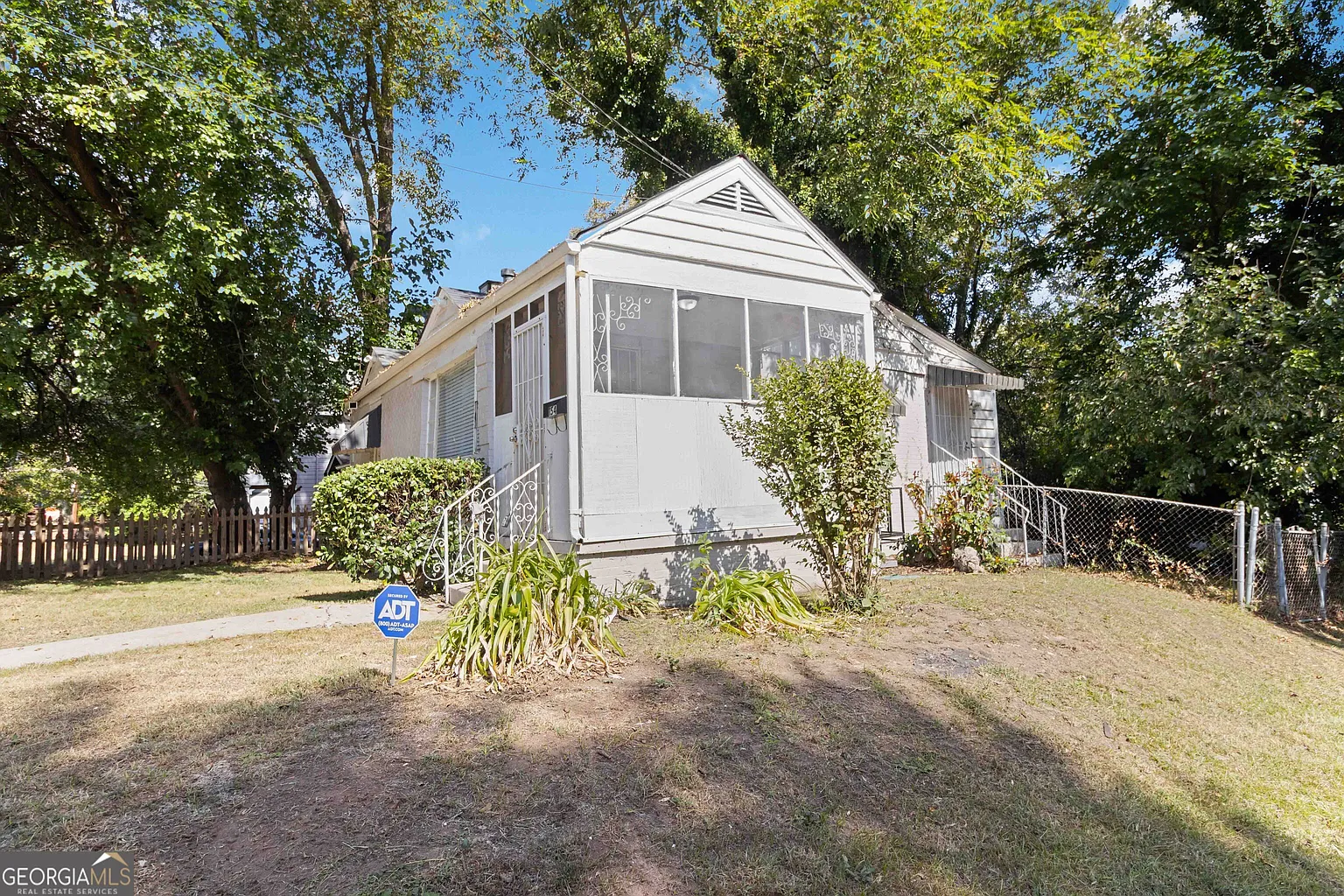 154 Lawton St SW photo 1