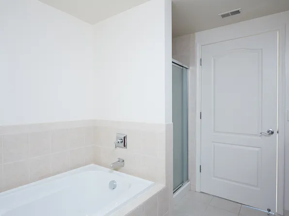 525 N Fayette St Unit 411, Alexandria, VA 22314