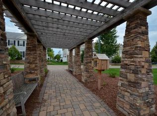 1022 Traditions Trl, Chaska, MN 55318