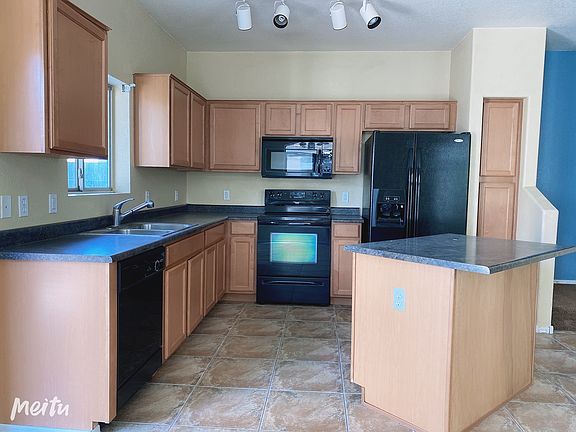 3rd image of 2402 E 5th St #1741