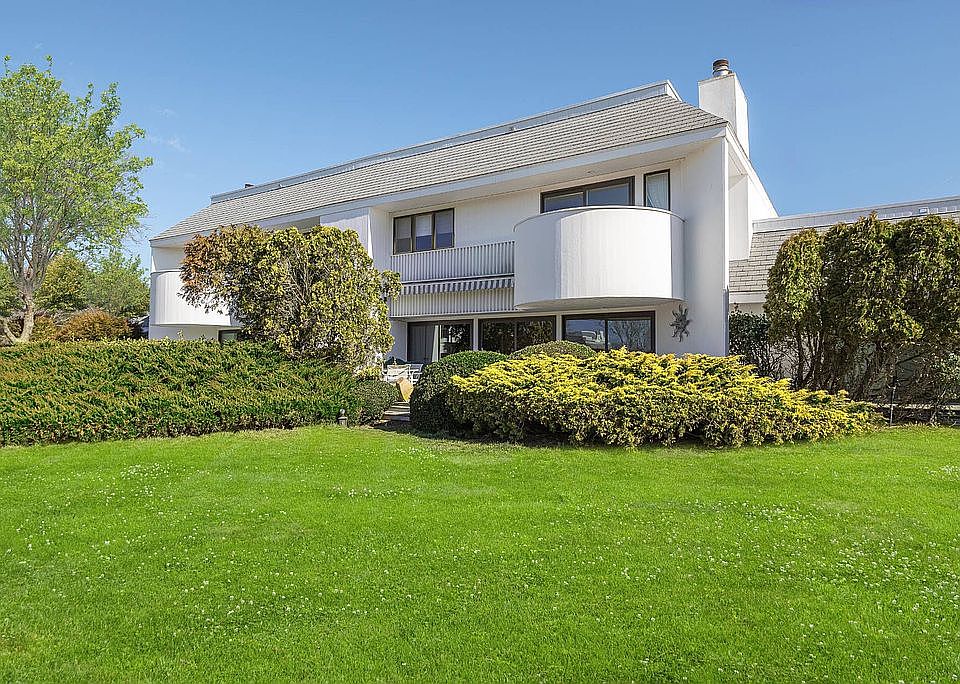 1st image of 8 Cove Point Ct