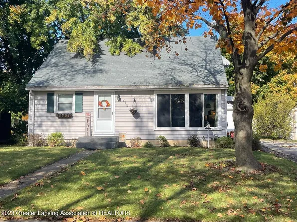 215 Cloverland Dr, Lansing, MI 48910