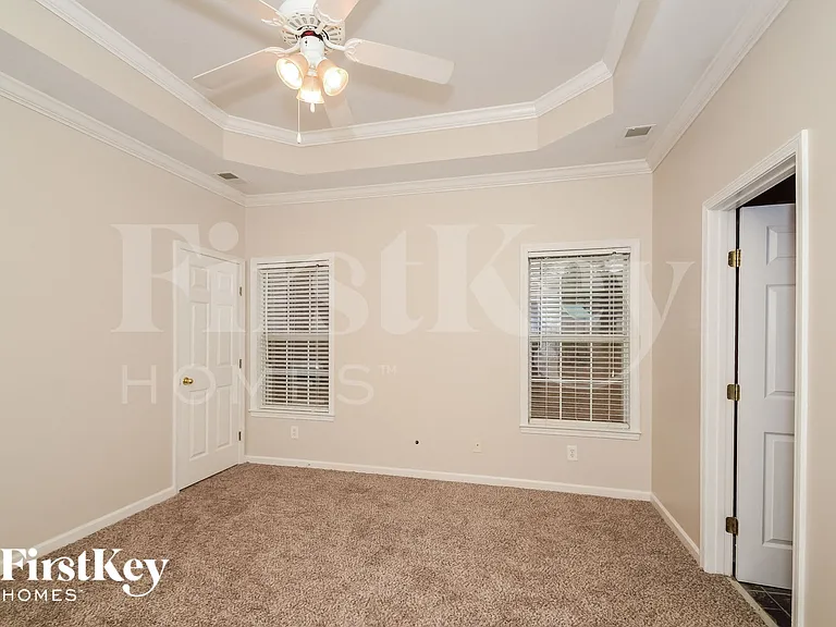 540 Enclave Cir — Photo 6