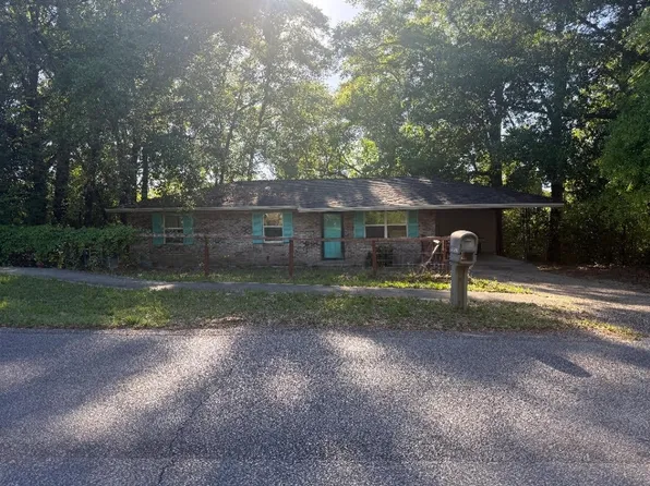 93 N 1st St, Defuniak Springs, FL 32433